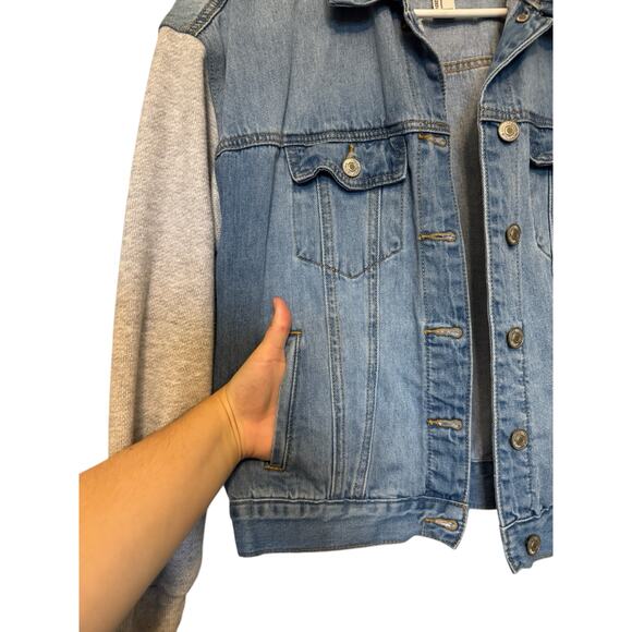 Forever 21 Denim Jacket with Grey Sweatshirt Sleeves Size Small - Picture 3 of 6